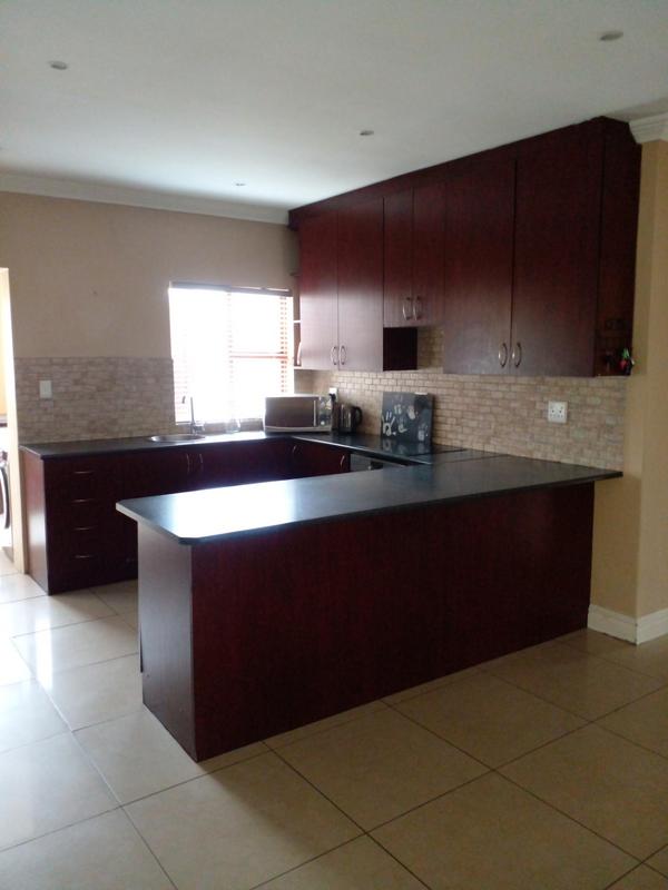 3 Bedroom Property for Sale in Eikenbosch Western Cape